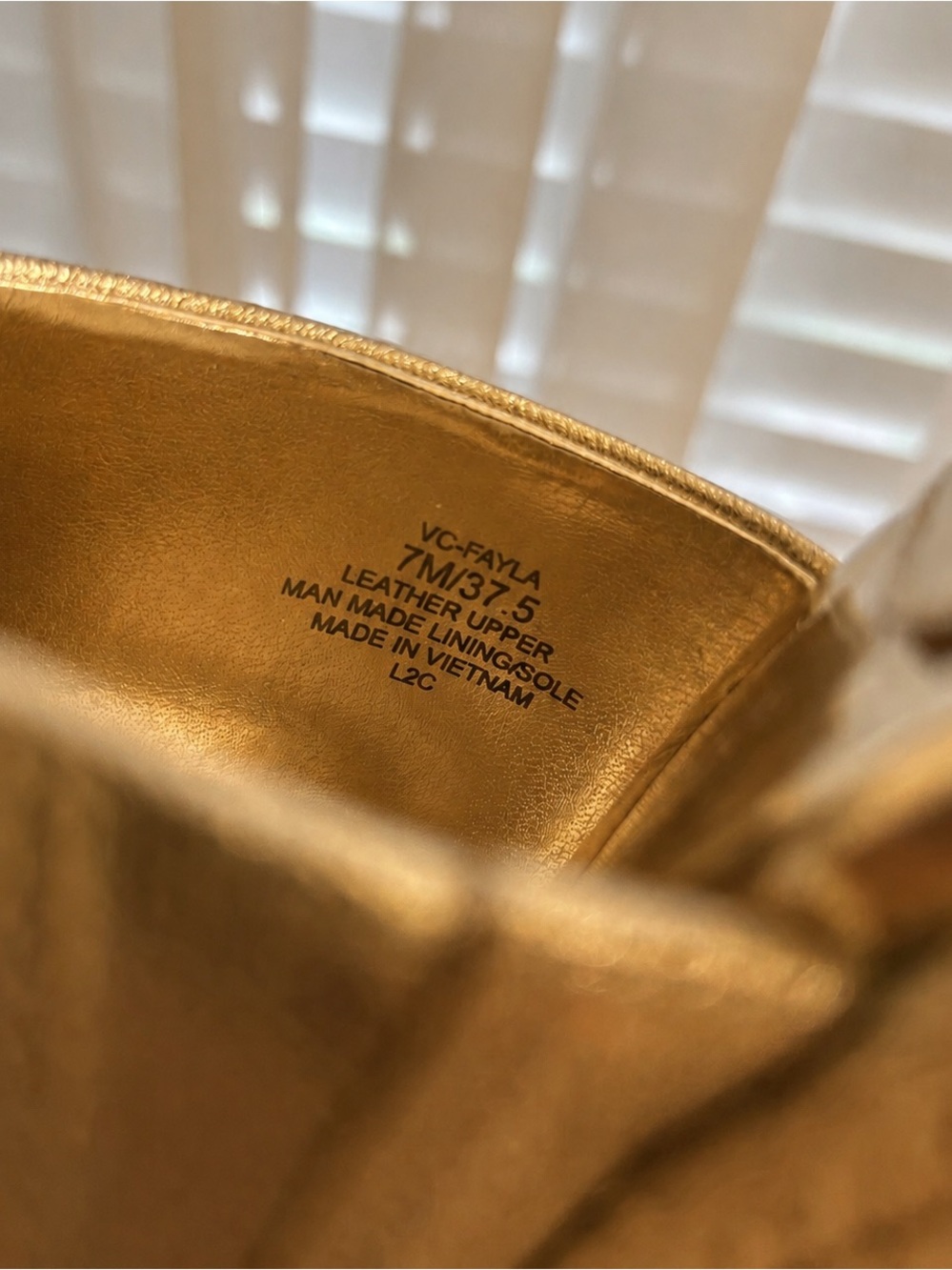VINCE CAMUTO Gold Metallic Leather Fayla Wedge Sandal NWOB - Picture 6 of 9